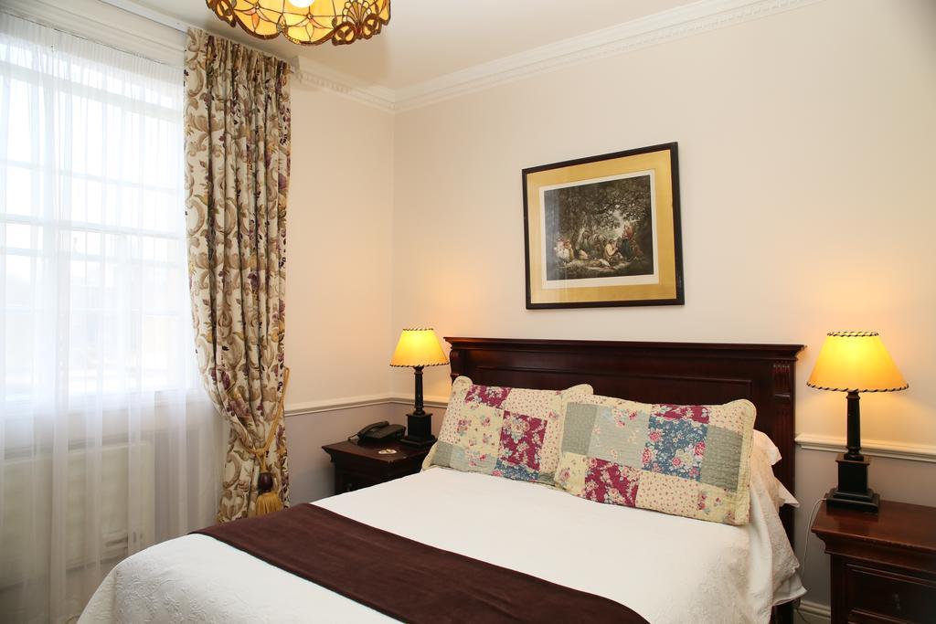 Lord Milner Hotel London Bagian luar foto